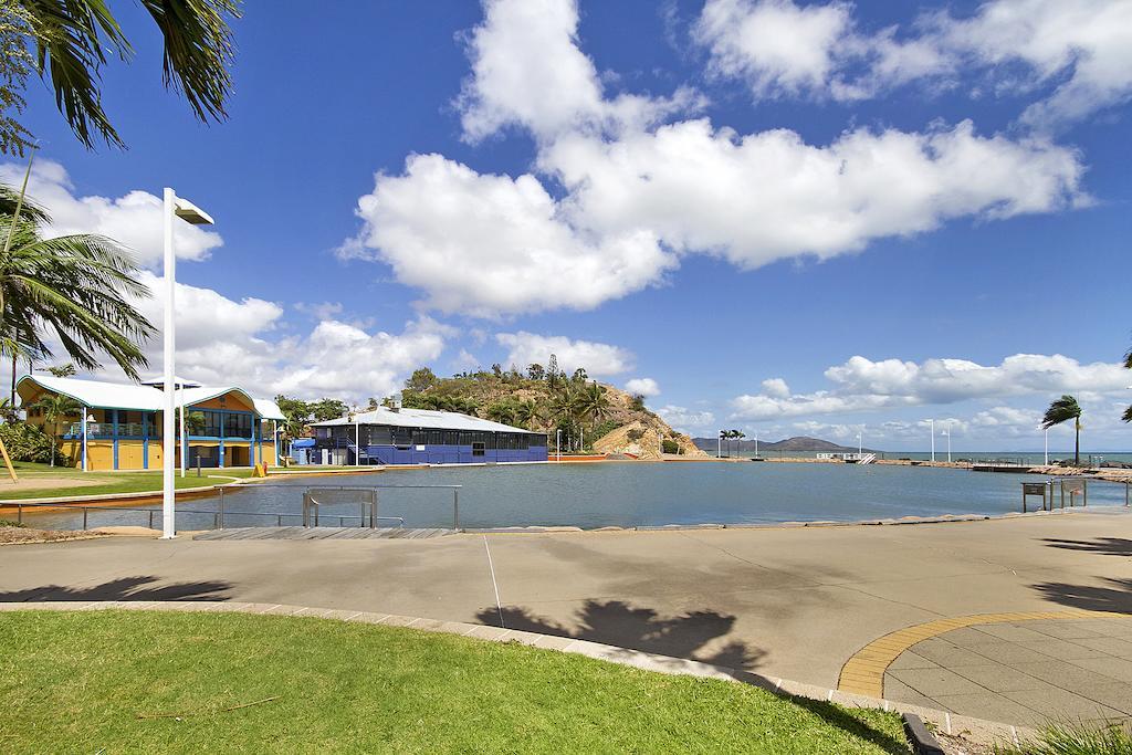 Castle Crest Motel Townsville Exterior foto